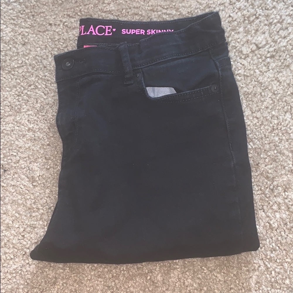 Black super skinny jeans.